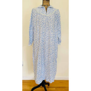 Lanz VTG 50 in Cotton Flannel Eyelet Lace Trim Generous Nightgown Size Medium